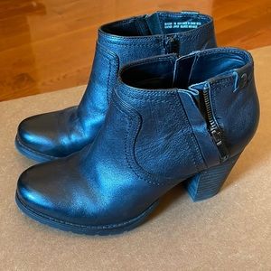 Clarks black leather booties - size 7